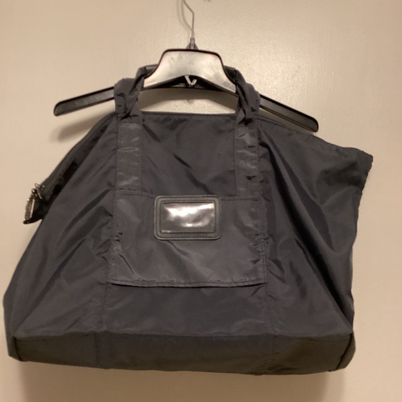 TUMI FOLDING NYLON LARGE OR OVERNIGHT BAG - Picture 1 of 11